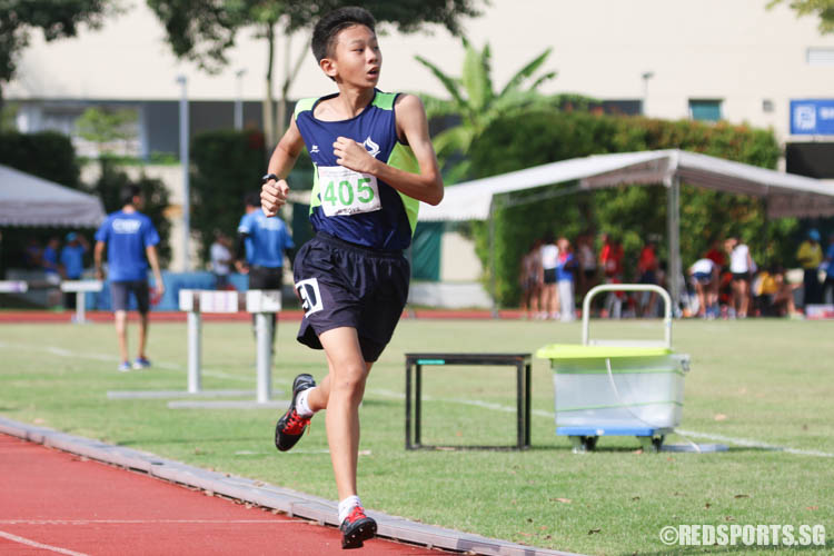 Lim Kai Wei (#405) of Commonwealth Sec finished 12th during the C-Boys 1500m event. (Photo © Chua Kai Yun/Red Sports)