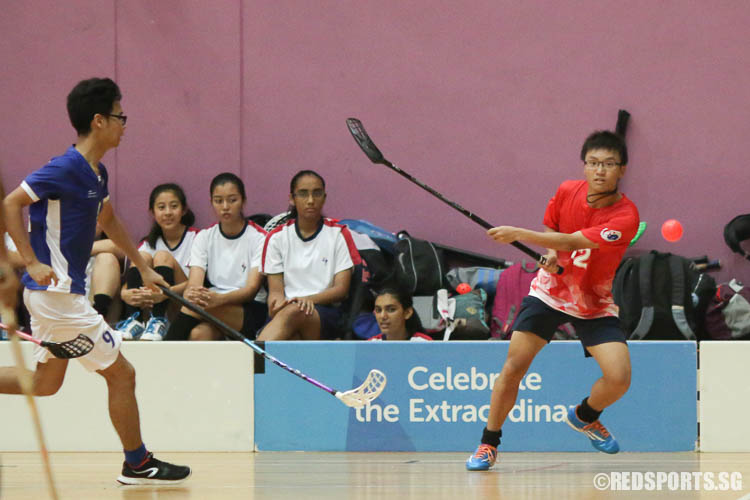 Koh Shao Wei (RVHS #22) firing a pass. (Photo © Chua Kai Yun/Red Sports)