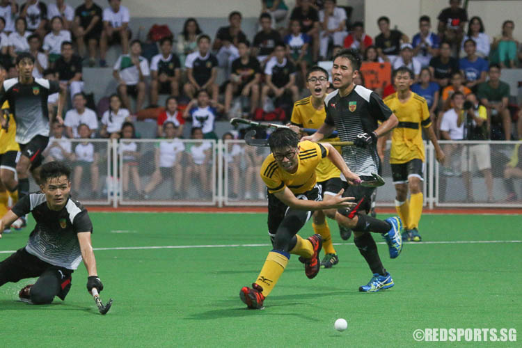 Felix Kenneth Galistan (#18) of VJC runs for the ball. (Photo © Chua Kai Yun/Red Sports)