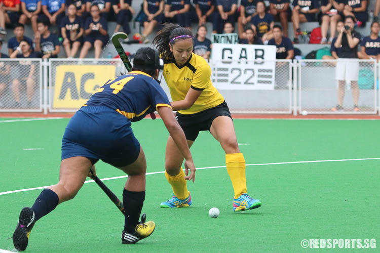 Gene Leck (VJC #14) attempts a shot at goal against ACJC. (Photo © Chua Kai Yun/Red Sports)