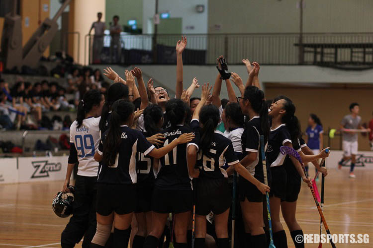 CJC players show spirit despite losing the game. (Photo 16 © Ryan Lim/Red Sports)