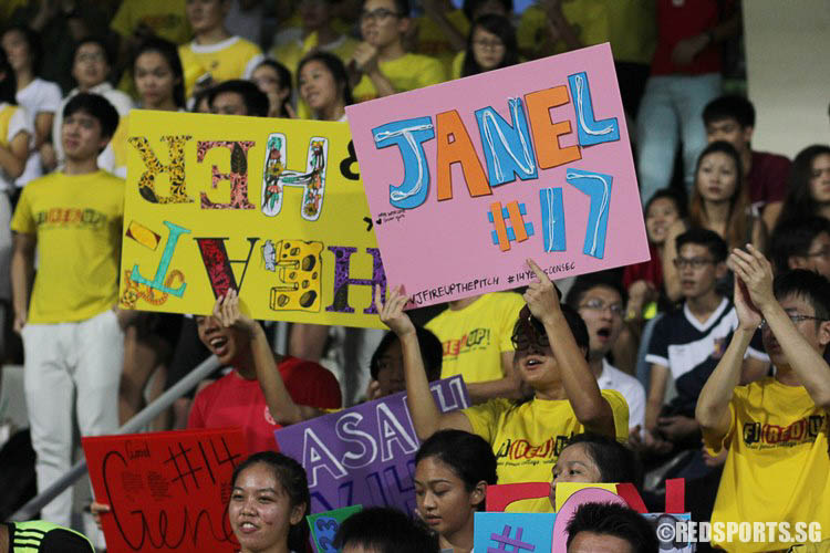 VJC supporters raising their banners. (Photo © Ryan Lim/Red Sports)