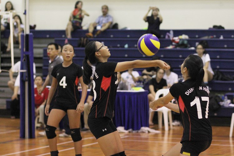 In the u-14 girls final, Presbyterian High (PHS) claimed the title after defeating Dunman High in straight sets (25-17, 25-15), ending with a perfect 6-0 win-loss record. (Photo 10 © Ryan Lim/Red Sports)