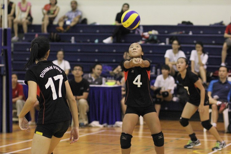 In the u-14 girls final, Presbyterian High (PHS) claimed the title after defeating Dunman High in straight sets (25-17, 25-15), ending with a perfect 6-0 win-loss record. (Photo 13 © Ryan Lim/Red Sports)