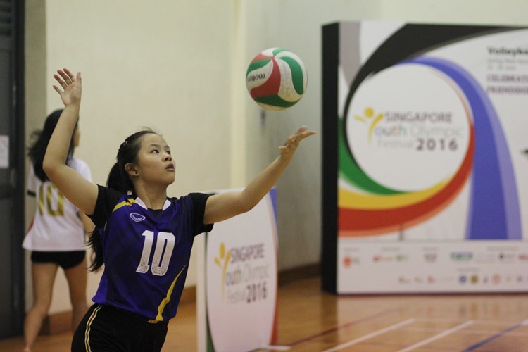 In the u-14 girls final, Presbyterian High (PHS) claimed the title after defeating Dunman High in straight sets (25-17, 25-15), ending with a perfect 6-0 win-loss record. (Photo 4 © Ryan Lim/Red Sports)