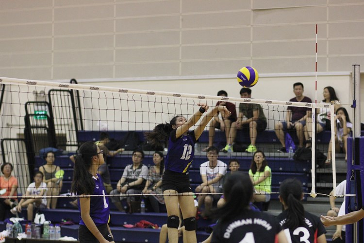 In the u-14 girls final, Presbyterian High (PHS) claimed the title after defeating Dunman High in straight sets (25-17, 25-15), ending with a perfect 6-0 win-loss record. (Photo 9 © Ryan Lim/Red Sports)