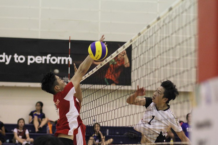 VolleySports retained their u-18 title after defeating Presbyterian High School Team A 2-0 (25-20, 25-16) in the final, ending the competition with a perfect 6-0 win-loss record. (Photo 16 © Ryan Lim/Red Sports)