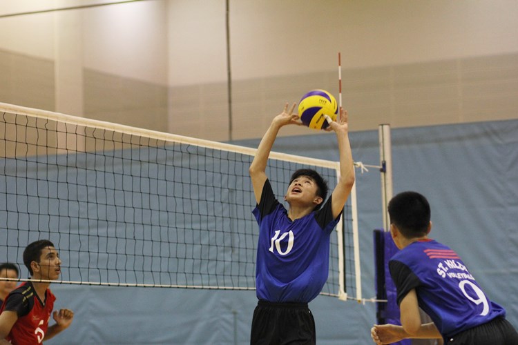 St. Hilda's Secondary Team A beat Shuqun Secondary in straight sets (25-18, 25-21) to finish unbeaten over eight games. (Photo 19 © Ryan Lim/Red Sports)