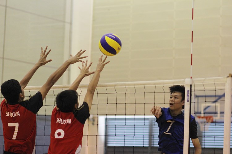 St. Hilda's Secondary Team A beat Shuqun Secondary in straight sets (25-18, 25-21) to finish unbeaten over eight games. (Photo 24 © Ryan Lim/Red Sports)