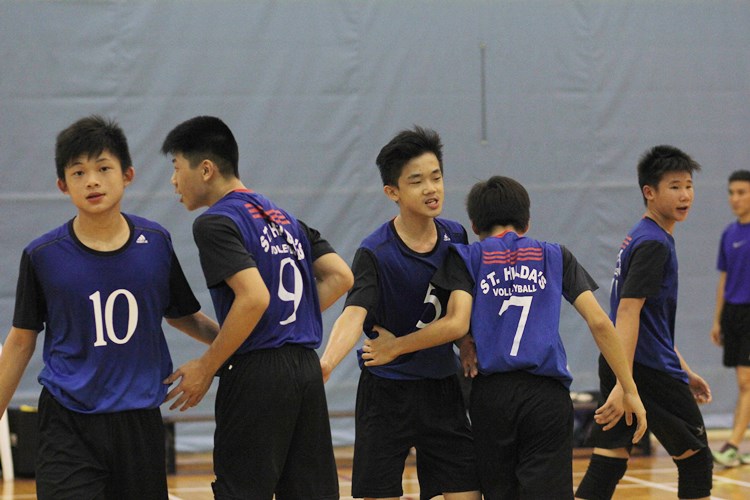 St. Hilda's Secondary Team A beat Shuqun Secondary in straight sets (25-18, 25-21) to finish unbeaten over eight games. (Photo 28 © Ryan Lim/Red Sports)