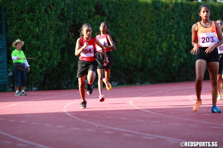 Singapore Sports School  'A'  won the U-15 girls sprint medley in 2:39.27. CHIJ(TP) were second in 2:45.20 while St Anthony's were third in 2:55.20. (Photo © Les Tan/Red Sports)