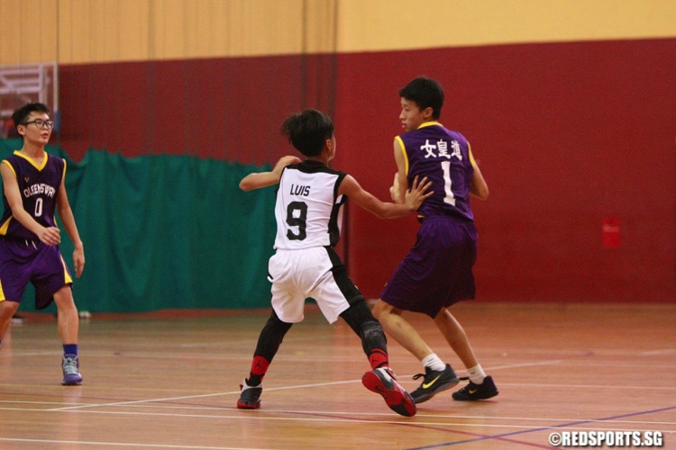 Queensway (purple) beat Whitley 53-35 to finish Round 1 with a 2-1 win-loss record. They also qualified for Round 2. (Photo © Les Tan/Red Sports)
