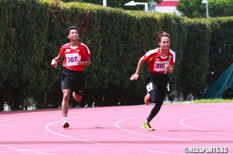 Singapore Sports School 'A' won the U-19 4x100m race in a time of 42.95s. Singapore Sports School  'B'                          were second in 44.18s while Catholic Junior College  'A'  were third in 44.85s. (Photo © Les Tan/Red Sports)