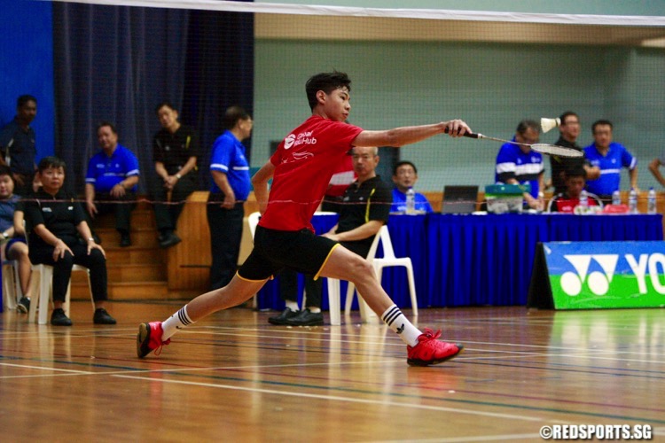 In the 2nd Singles, Hoe Yew Wis of Team Nameless beat Wesley Koh of Singapore Sports School 2-0 (11-3, 11-8) to secure the overall 2-1 win in the U-15 final. Photo © Les Tan/Red Sports)
