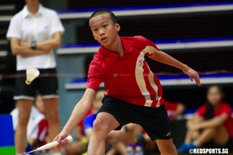 In the 2nd Singles, Hoe Yew Wis of Team Nameless beat Wesley Koh of Singapore Sports School 2-0 (11-3, 11-8) to secure the overall 2-1 win in the U-15 final. Photo © Les Tan/Red Sports)