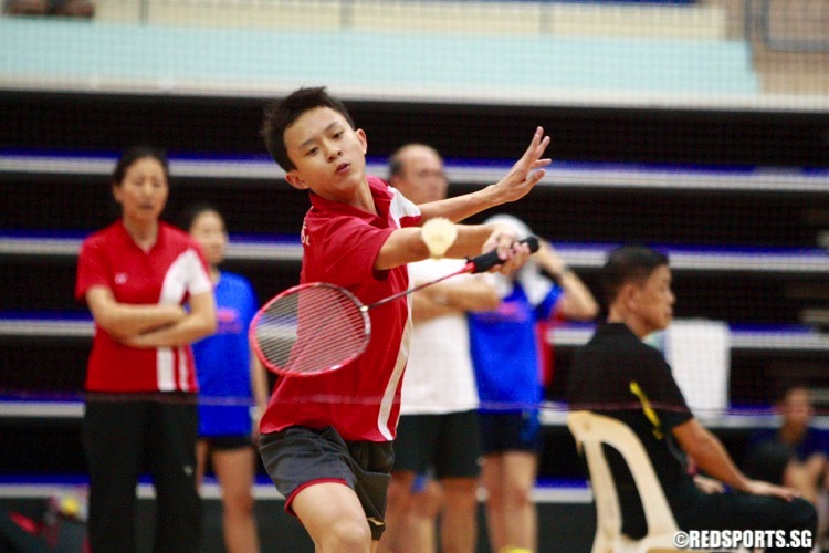 In the 2nd Singles of the U-17 final, Benjamin Lee of Singapore Sports School beat Sufyan of Team Advantec 2-1 (11-8, 7-11, 11-8). (Photo © Les Tan/Red Sports)