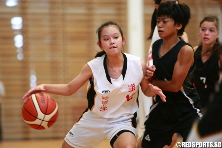 SCGS (black) beat defending champions Jurong Secondary 64-44 to win the National C Division Basketball Championship. (Photo © Les Tan/Red Sports)