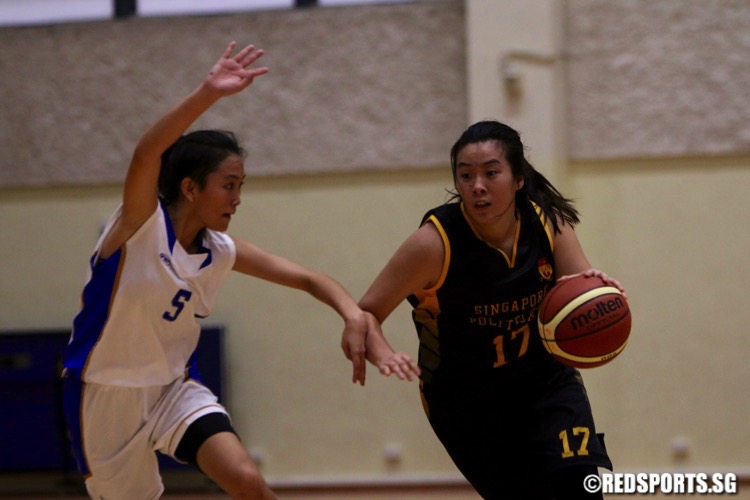 Singapore Poly (black) beat Ngee Ann Poly 37-26 for their second win of the POL-ITE Basketball Championship. (Photo © Les Tan/Red Sports)