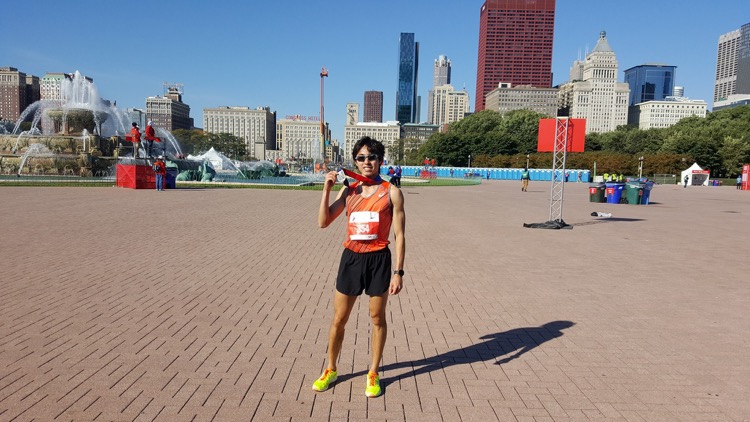 Soh Rui Yong with his finisher medal after a new PB of 2:24:55 at the 2016 Chicago Marathon. (Photo courtesy of Soh Rui Yong)