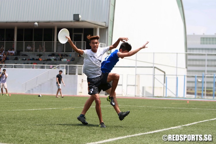 NP (blue) beat SP 12-10 in this game and finished the POL-ITE Ultimate Championship with a 2-3 win-loss record. (Photo © Les Tan/Red Sports)