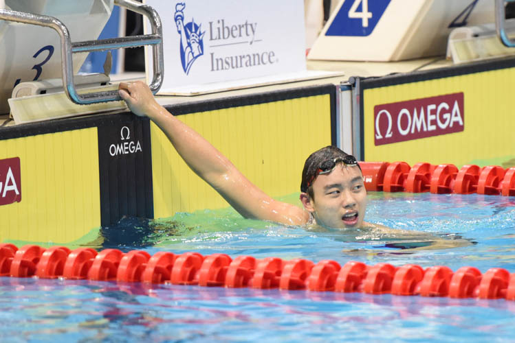 Francis Fong placed second in the men's 100m backstroke with a time of 56.98s on the first day of the 13th Singapore National Swimming Championship. (Photo © Stefanus Ian/Red Sports)