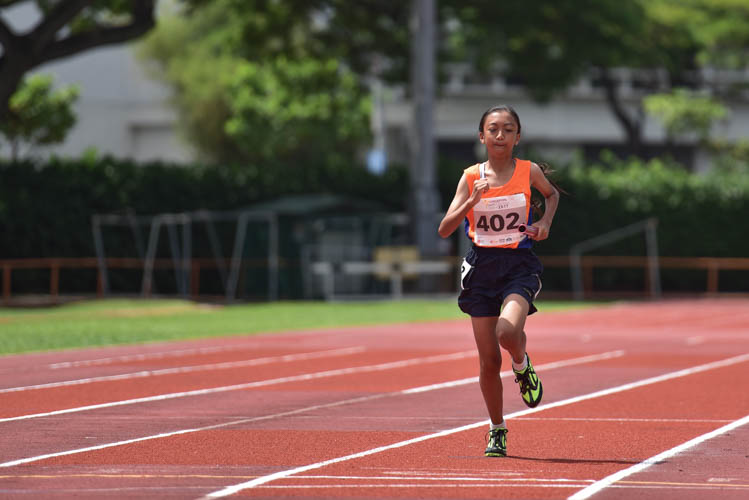 Ummi of North Vista Secondary finishing off the final leg of the U-19 4x100m girls relay race. Erovra Sports Academy clinched gold with a time of 54.71s while Bukit Batok Secondary came in second with 58.91s and Bishan Park took the bronze with a time of 1:01.93s. North Vista did not place as they were considered to have made an infraction during the baton pass. (Photo 1 © Stefanus Ian/Red Sports)