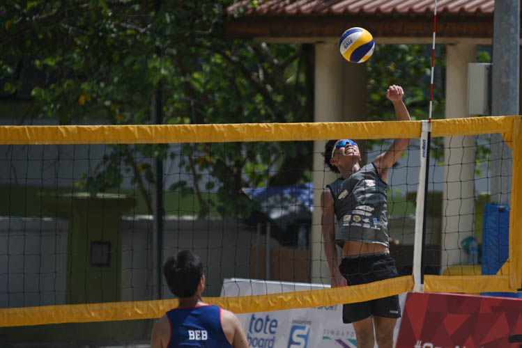 One of STAN's players attempting to spike the volleyball during their match against Bishan East B. STAN won the match 15-5, 15-8. (Photo 1 © Stefanus Ian/Red Sports)
