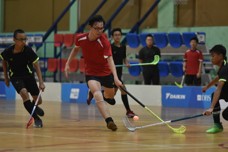 An unexpected breakthrough from Hougang Secondary (HS) in the final period gives them a 3-2 win over Sembawang (SBW) Secondary in the first Round of the National B Division Floorball Championship.