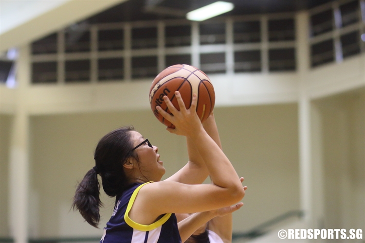 Toh Wang Xin (GYS #36) shoots from under the basket. (Photo 5 © Dylan Chua/Red Sports)