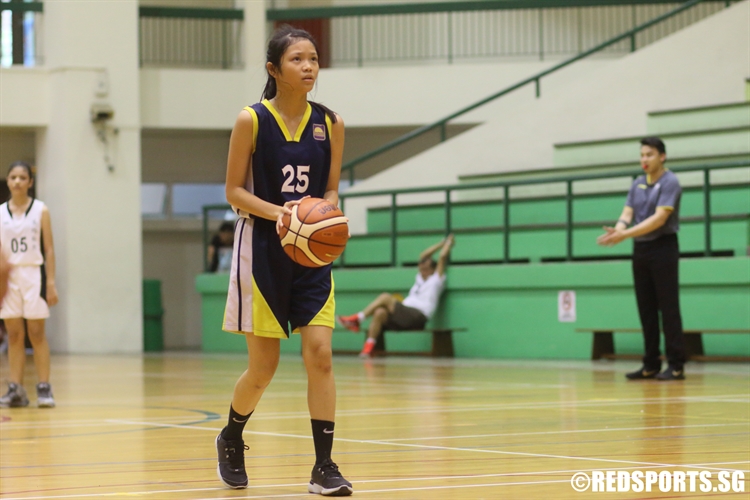 Valerie Sng (GYS #25) at the free throw line. (Photo 10 © Dylan Chua/Red Sports)