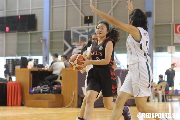 Charis Lum (NV #9) drives to the basket. (Photo 8 © Dylan Chua/Red Sports)