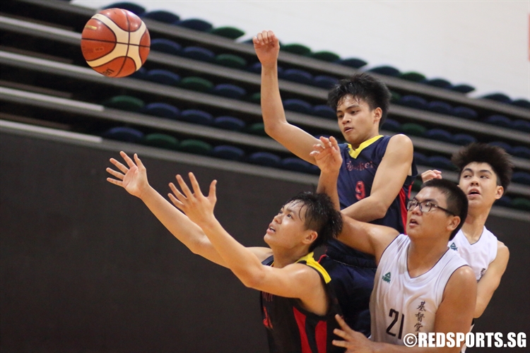 Players vie for the rebound following a missed free throw. (Photo 7 © Dylan Chua/Red Sports)