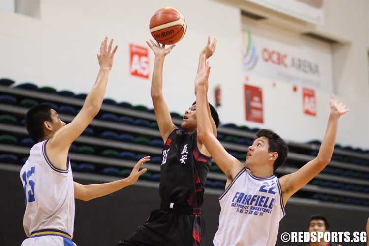 Luangboriboon Son (NAS #35) lays the ball up against Fairfield Methodist. (Photo 7 © Dylan Chua/Red Sports)