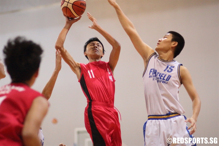 Moses Peh (DMN #11) rises over the defense for a lay-up. (Photo © Chan Hua Zheng/Red Sports)