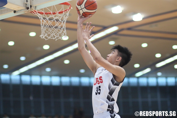 Jonathan Ng (US #35) goes for an uncontested lay-up against Jurong. He scored 20 points in the final. (Photo 3 © Dylan Chua/Red Sports)