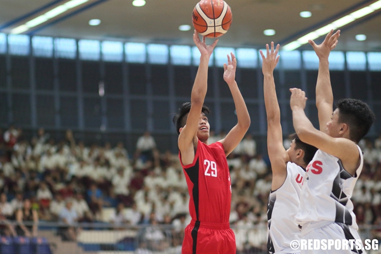 Rojean (JSS #29) rises for a shot in the paint. (Photo 8 © Dylan Chua/Red Sports)