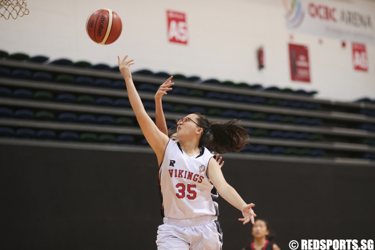 Jasmine Wong (#35) of North Vista Secondary shoots a layup against Ngee Ann Secondary. (Photo © Lee Jian Wei/Red Sports)
