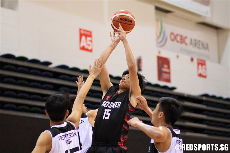 Wong Bei Xuan (MF #15) rises for a shot in the paint against Presbyerian High. (Photo 8 © Dylan Chua/Red Sports)