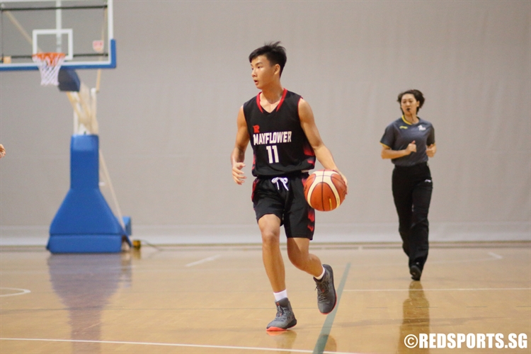 Azel Tsai (MF #11) controls the ball in the front court. He bagged 14 points against Presbyterian High. (Photo 4 © Dylan Chua/Red Sports)