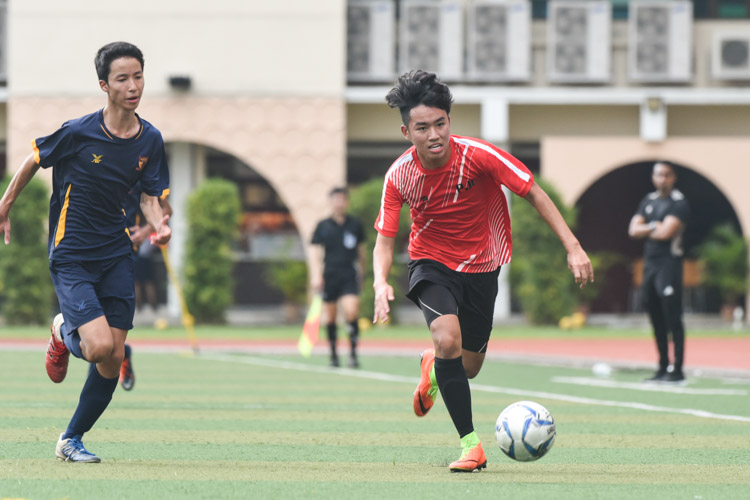 Muhammad Said (PJC #11) dribbling the ball down the flanks during the match. (Photo © Stefanus Ian/Red Sports)