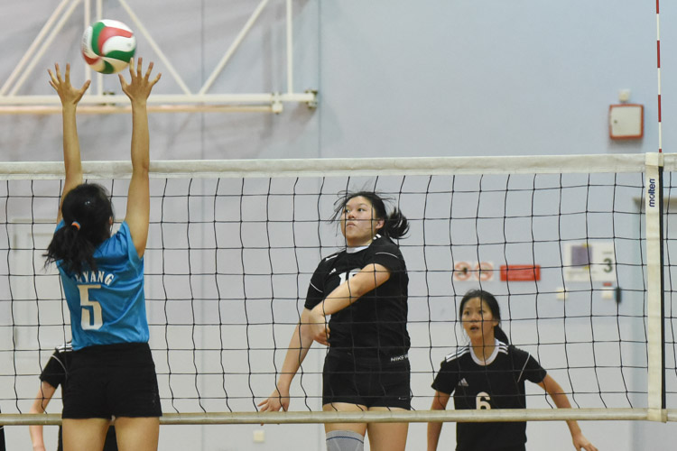 Gilda Ong (CG #16) spiking the ball during the match. (Photo © Stefanus Ian/Red Sports)