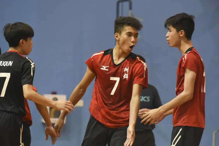 Zulfadli (SQS #7) celebrating a point with his teammates during the match. (Photo © Stefanus Ian/Red Sports)