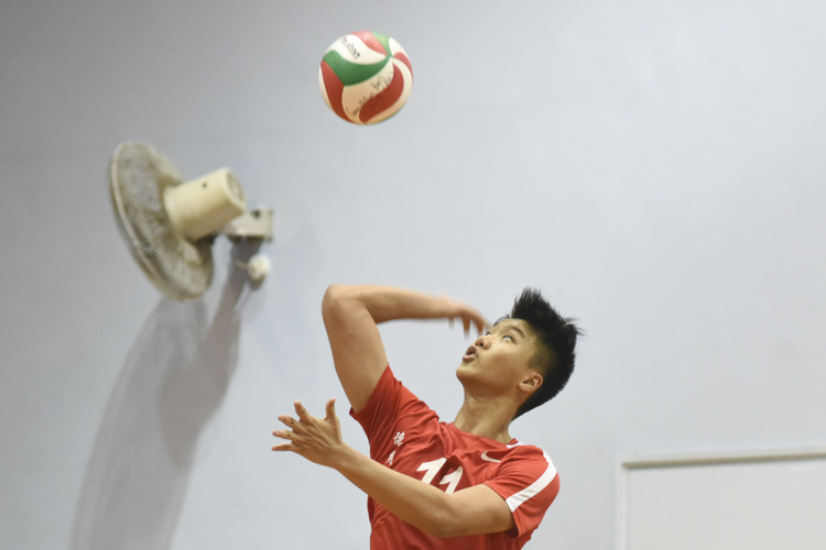 Zhang Zhen Hao (DMN #11) serving the ball during the match. (Photo © Stefanus Ian/Red Sports)
