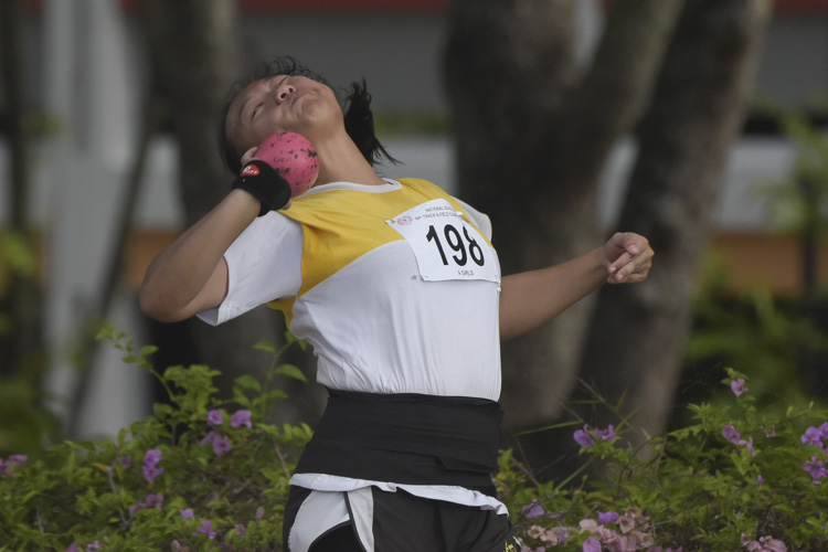 Tan Xin Ning of Victoria Junior College clinched gold in the A Division Girls Finals with a final distance of 10.68m. (Photo © Stefanus Ian/Red Sports)