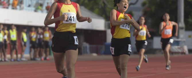 HCI's Arissa Rashid (#241) finished ahead of her teammate Vera Wah (#270) in the National A Division Girls 1500m race with a time of 05:13.12. (Photo © Stefanus Ian)