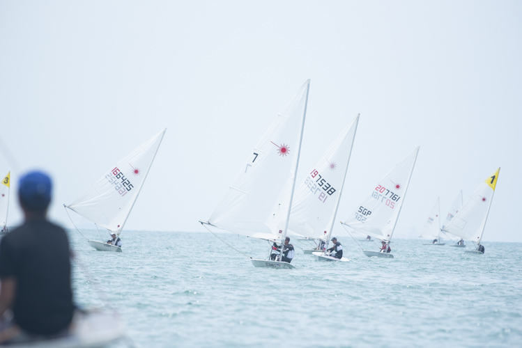 The A Division Boys sailors racing towards the finish line during one of their seven races. (Photo 2 © Stefanus Ian/Red Sports)