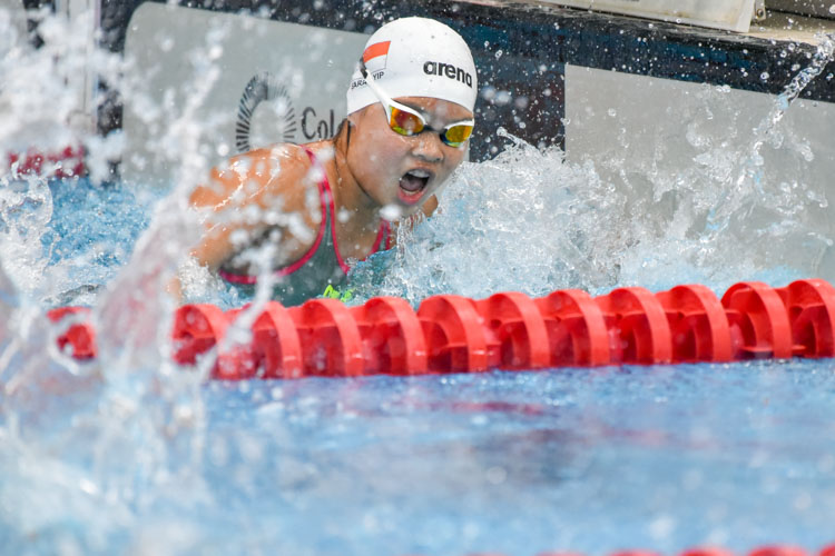 Sarah Yip coming in first in the 50m Freestyle B Division Girls race with a time of 26.51s. (Photo © Stefanus Ian/Red Sports)