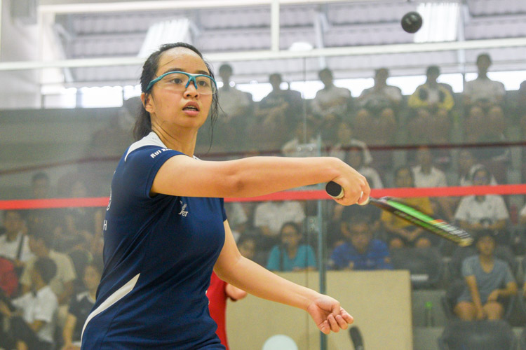 Lee Rui Xin of ACJC in action during her match against HCI’s Chelsea Ong. (Photo © Stefanus Ian/Red Sports)