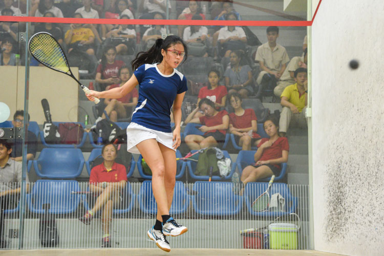 Choong Wey Tin of ACJC in action during her match against HCI’s Keianna Chia. (Photo © Stefanus Ian/Red Sports)