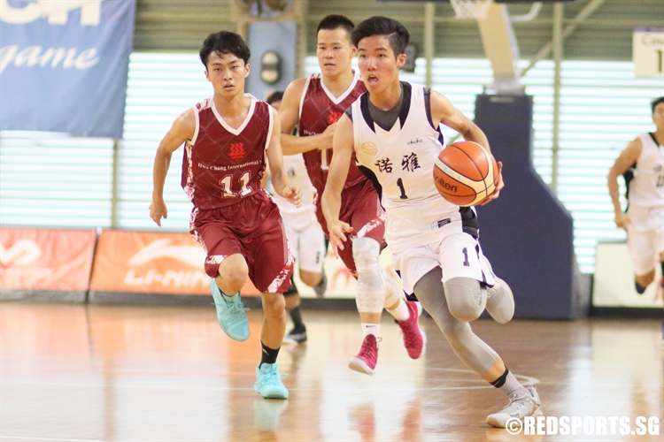 Victor Lai (EJC #1) breaks away from the defense in transition. (Photo  © Chan Hua Zheng/Red Sports)